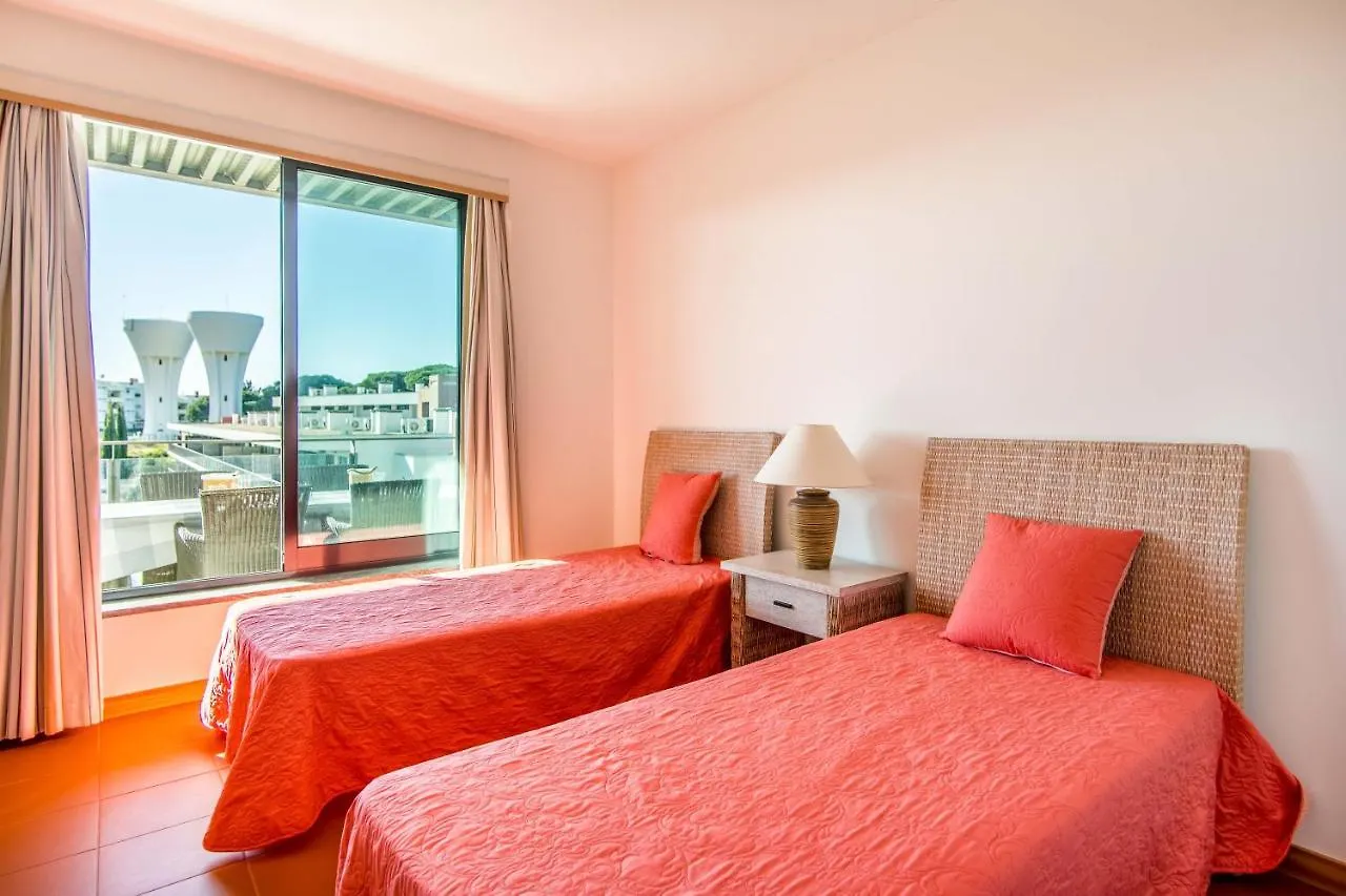 Appartamento Superbe Appartement Spacieux Avec Terrasse Vue Piscine Vilamoura Portogallo